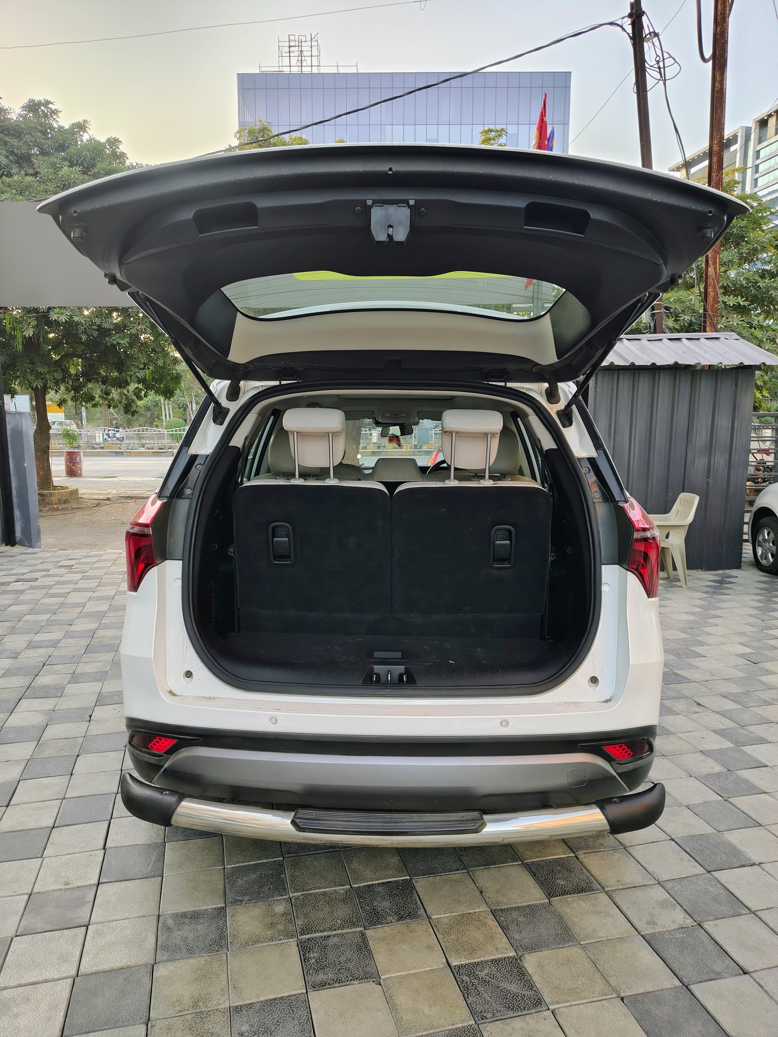 XUV700 image 10 XUV700 image 10