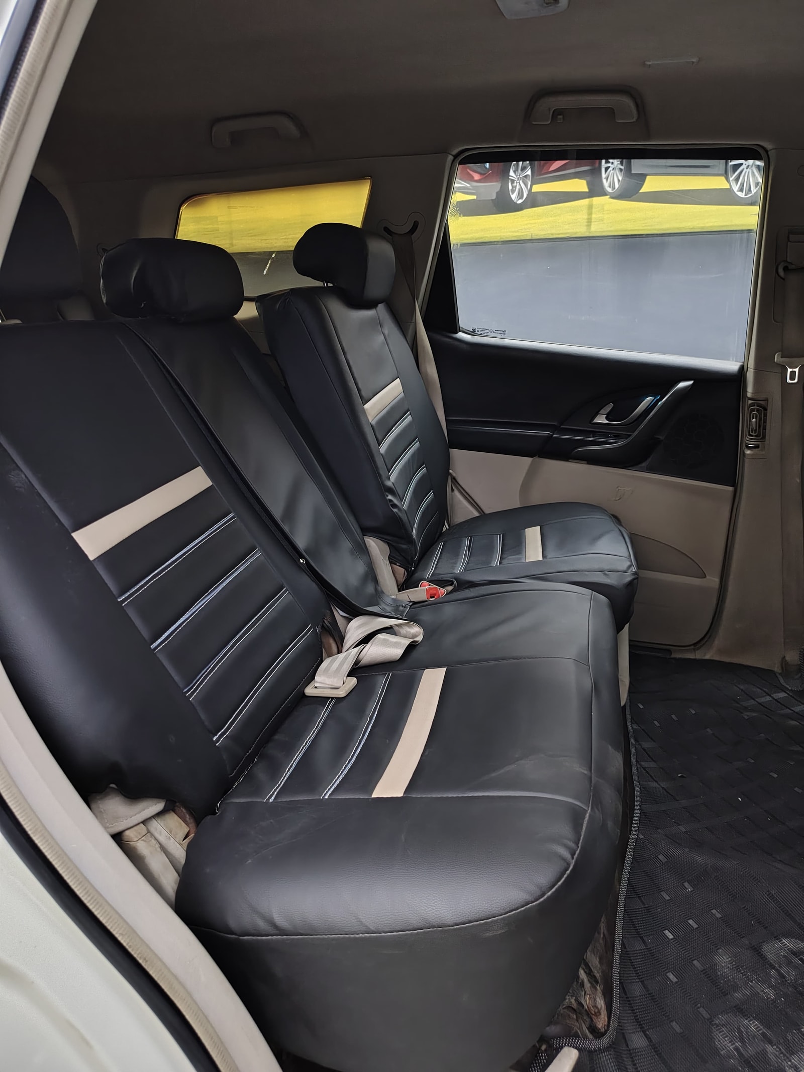 XUV500 image 14 XUV500 image 14