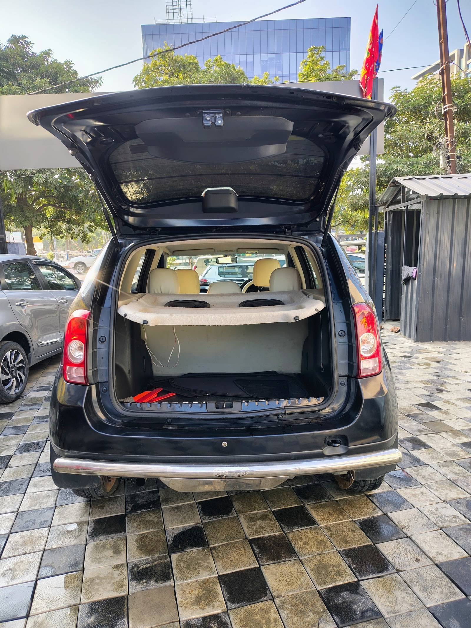 Duster image 9 Duster image 9