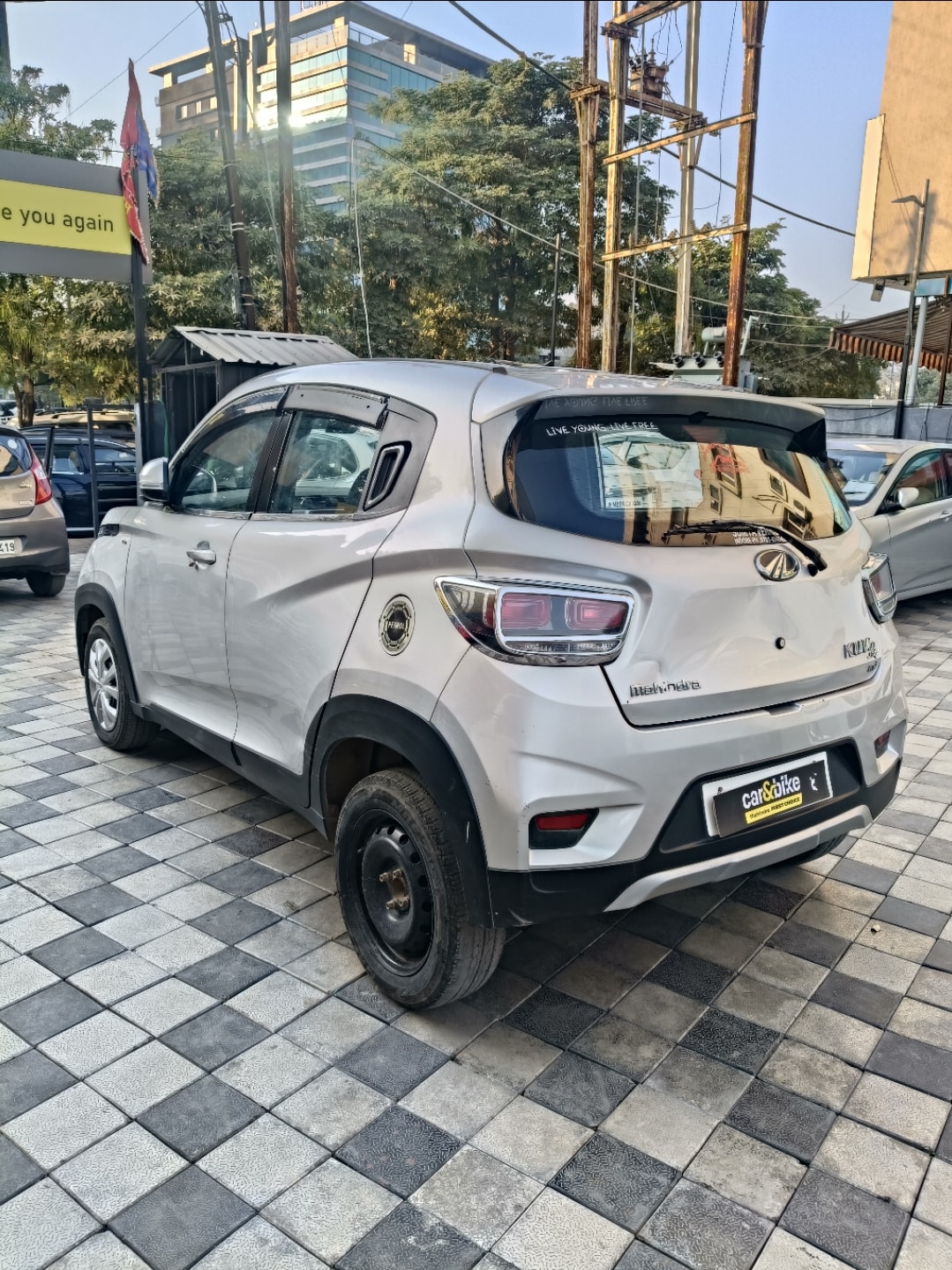 KUV100 image 3 KUV100 image 3