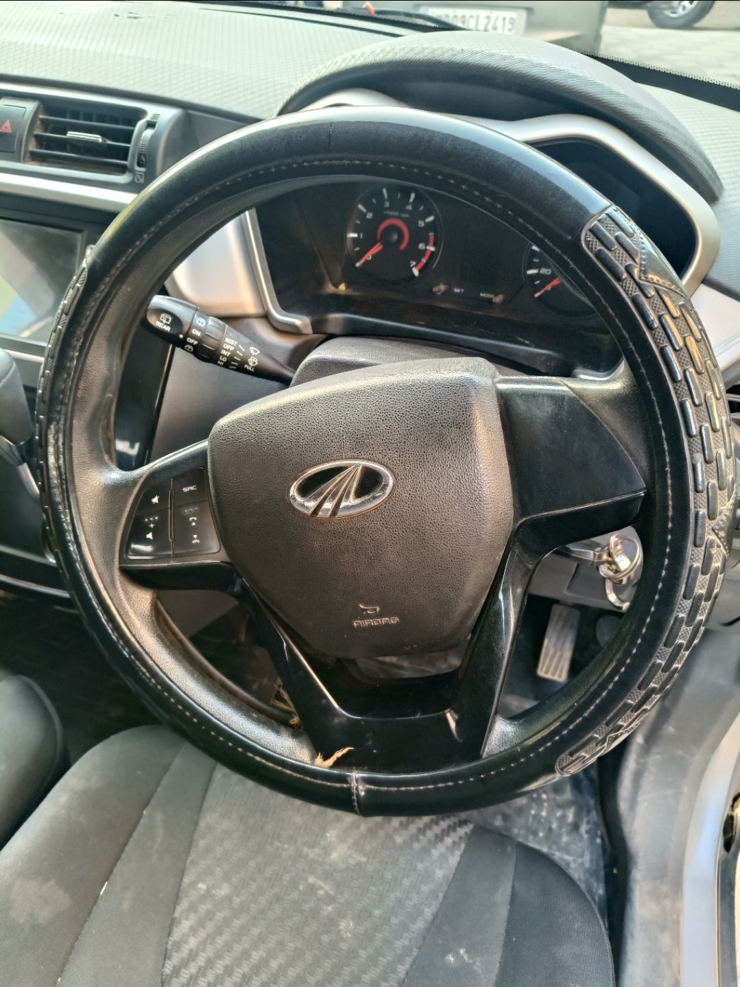 KUV100 image 13 KUV100 image 13