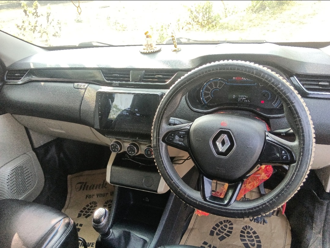 Used 2022 Renault Triber Used 2022 Renault Triber