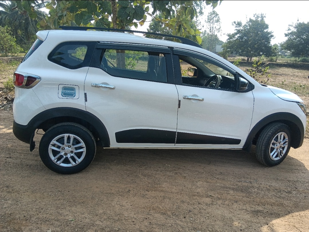 Used 2022 Renault Triber Used 2022 Renault Triber