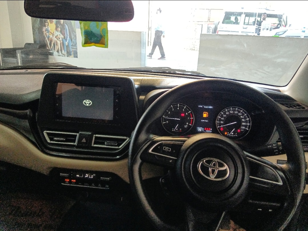 Used 2024 Toyota Glanza Used 2024 Toyota Glanza