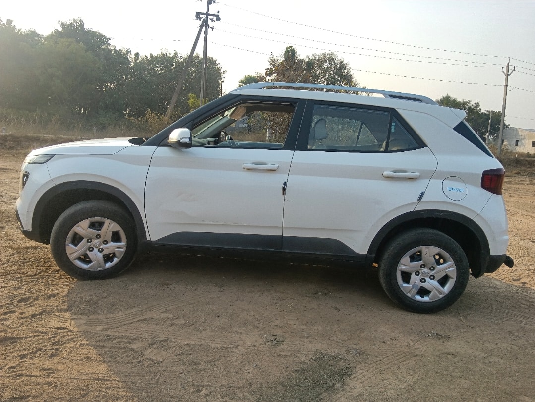 Used 2022 Hyundai Venue Used 2022 Hyundai Venue