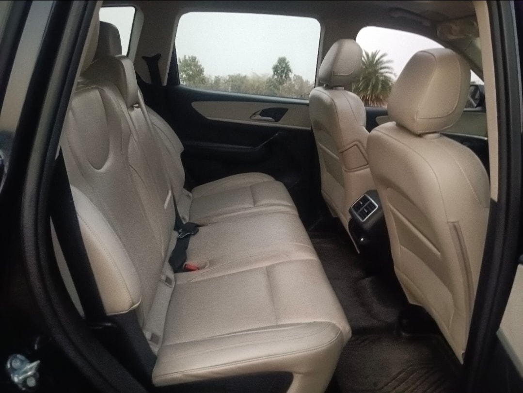 XUV700 image 17 XUV700 image 17