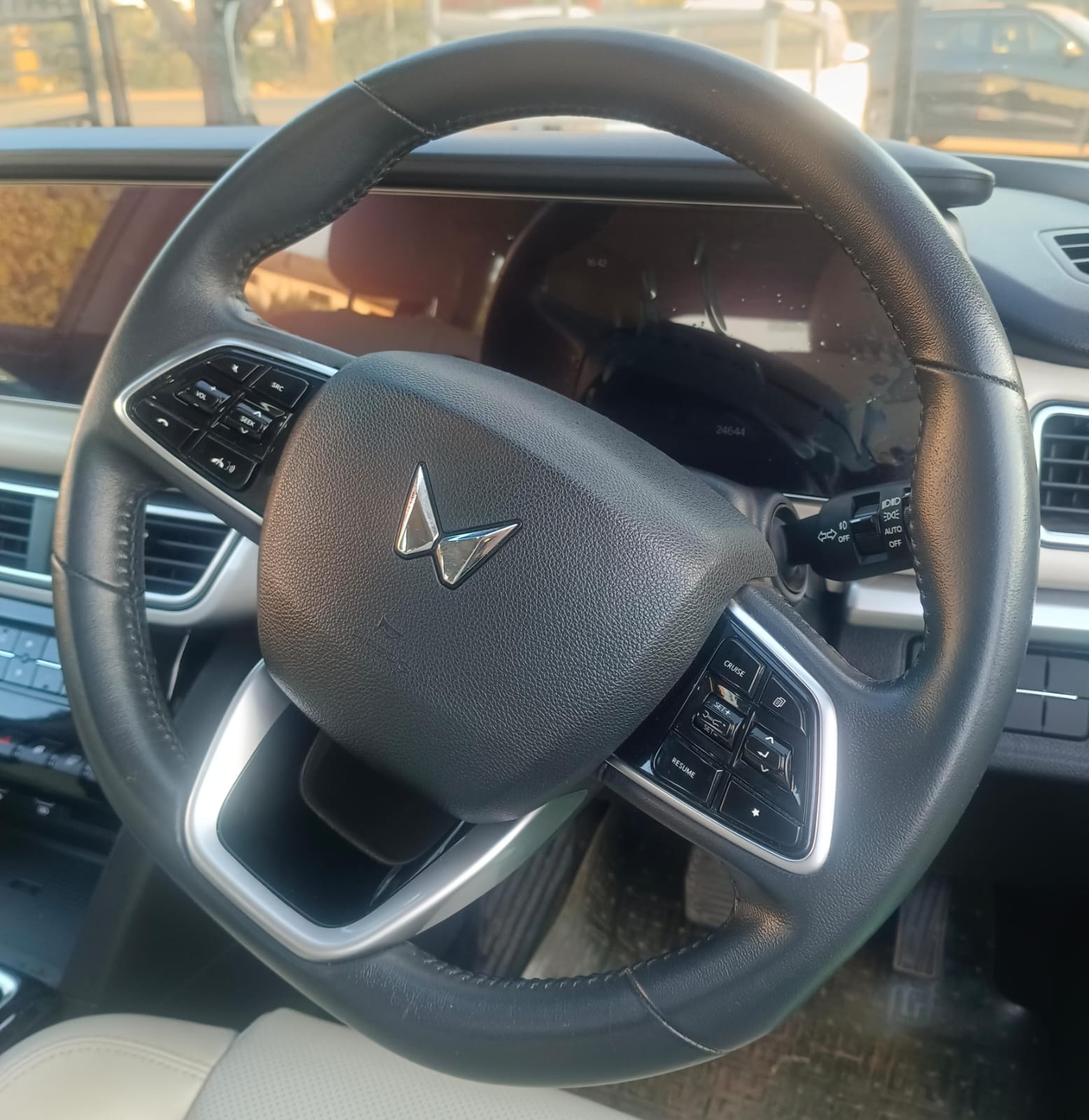 Used 2023 Mahindra XUV700 Used 2023 Mahindra XUV700