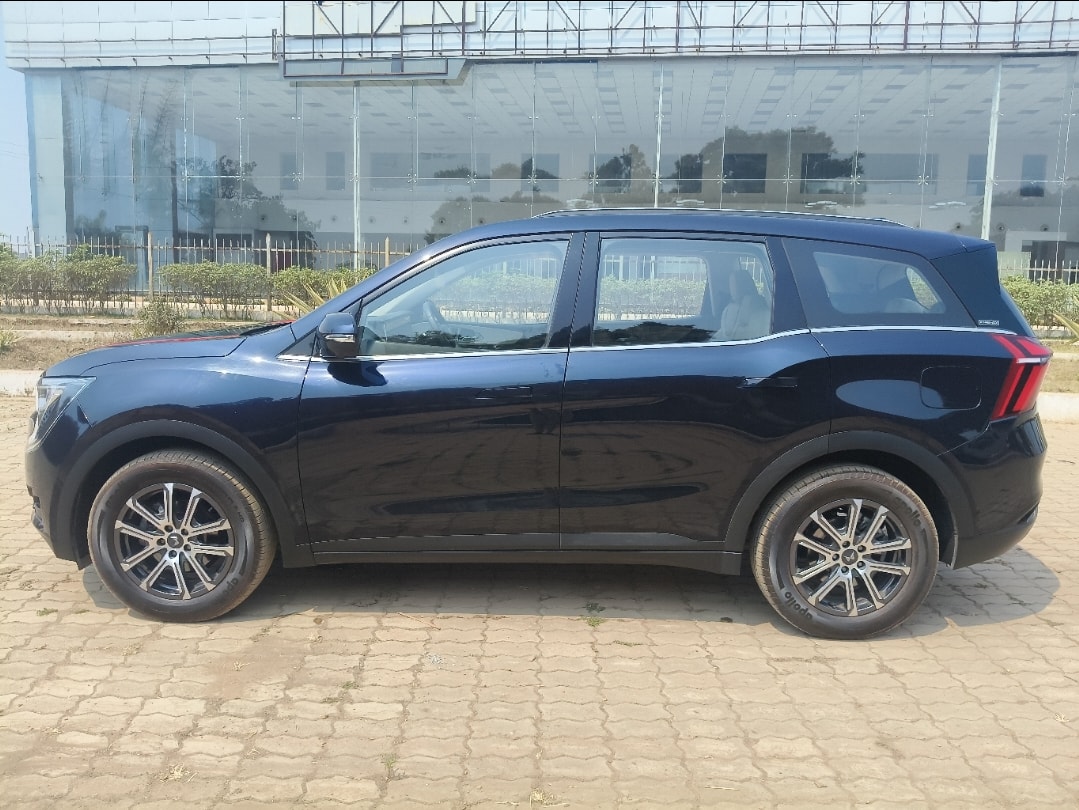 XUV700 image 2 XUV700 image 2