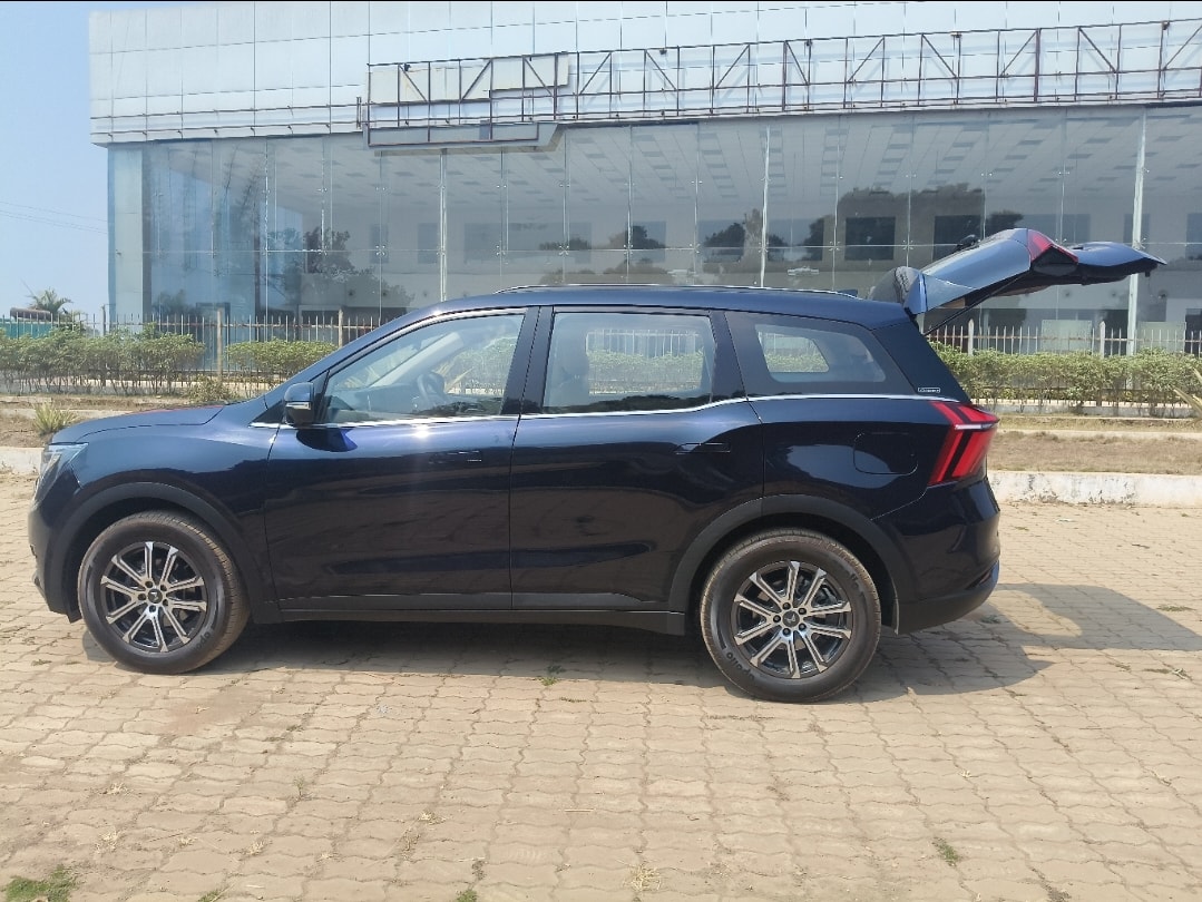 XUV700 image 10 XUV700 image 10