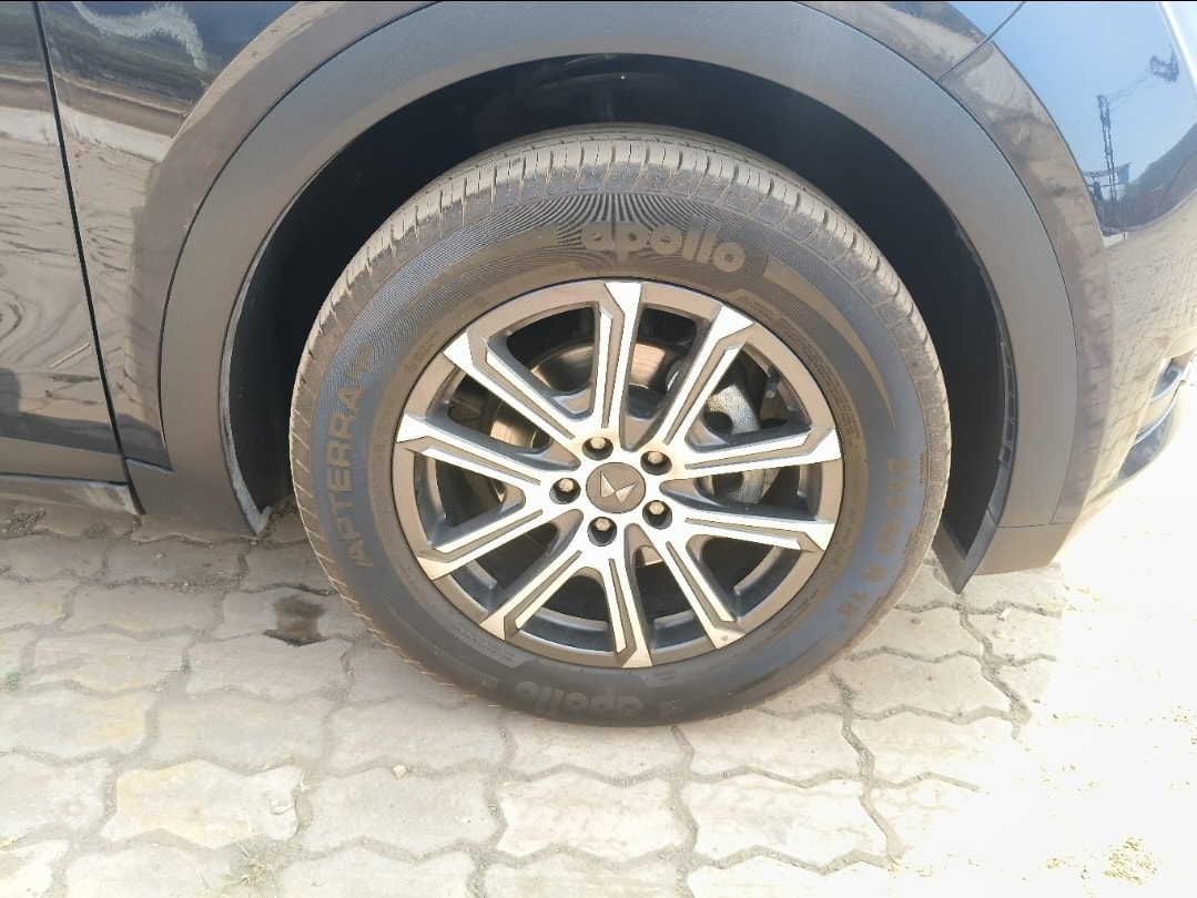 XUV700 image 9 XUV700 image 9