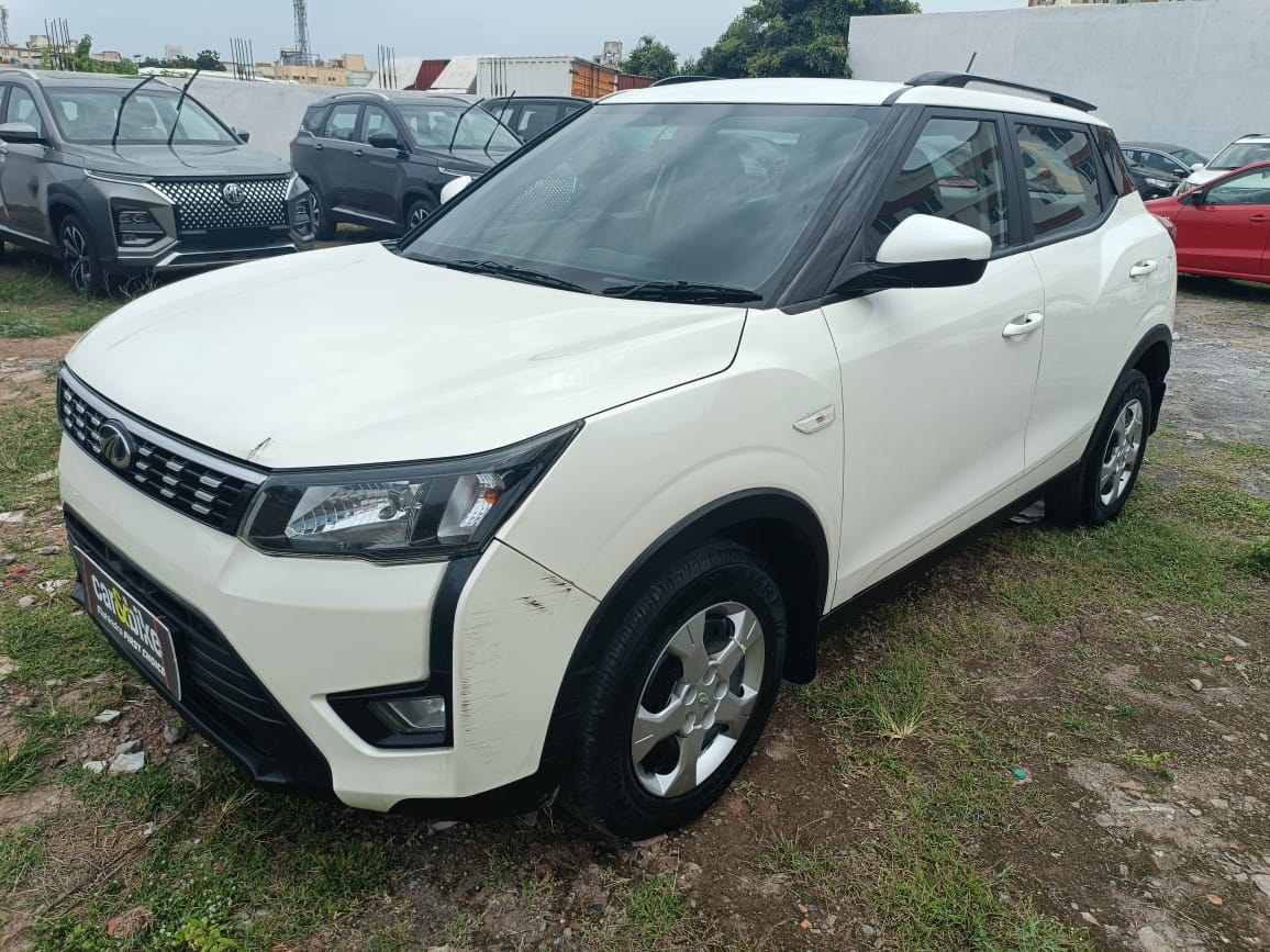 Used 2022 Mahindra XUV300 Used 2022 Mahindra XUV300