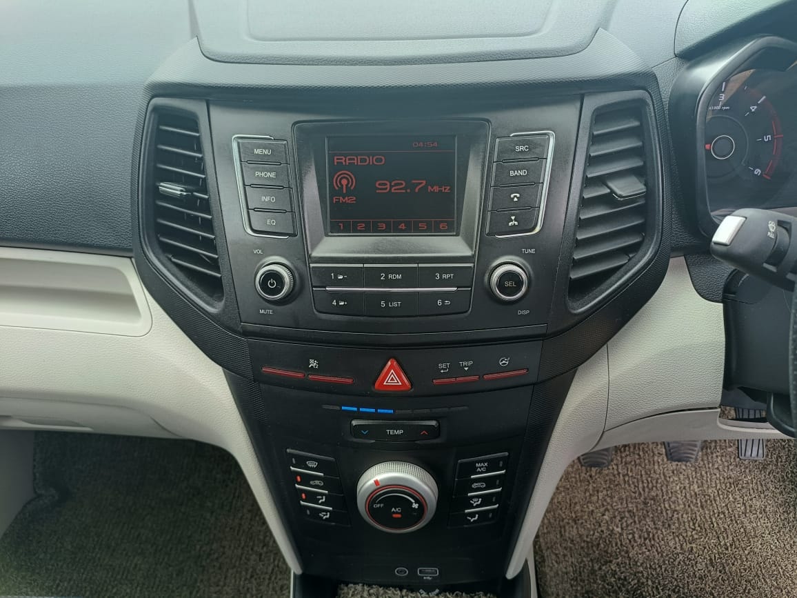 Used 2022 Mahindra XUV300 Used 2022 Mahindra XUV300