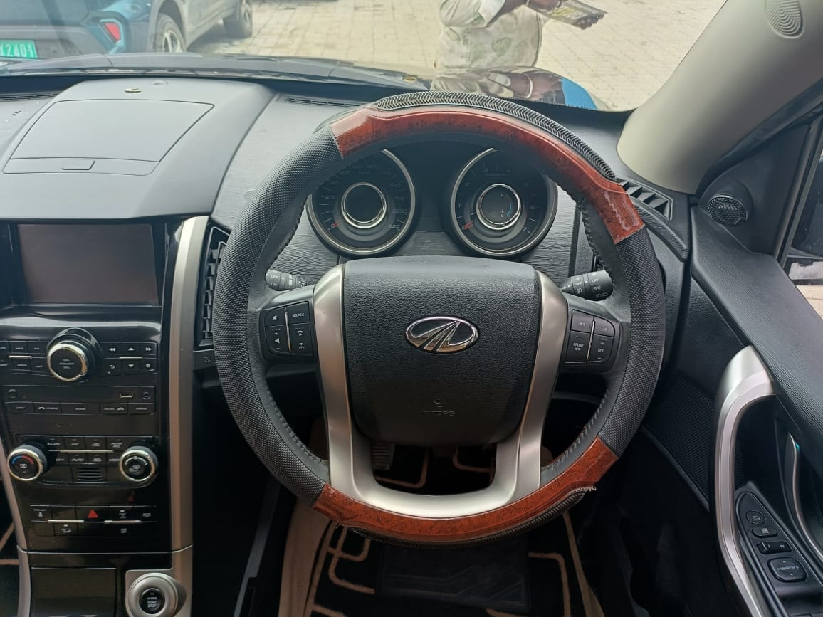 Used 2018 Mahindra XUV500 Used 2018 Mahindra XUV500