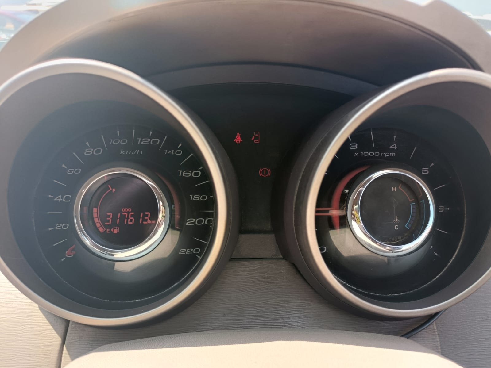 XUV500 image 11 XUV500 image 11