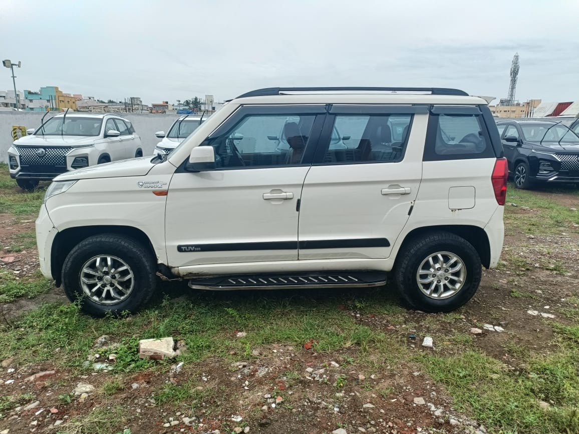 TUV300 image 2 TUV300 image 2