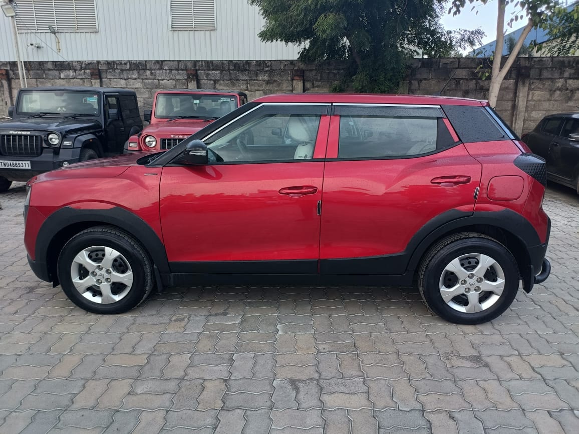 XUV 3XO image 2 XUV 3XO image 2