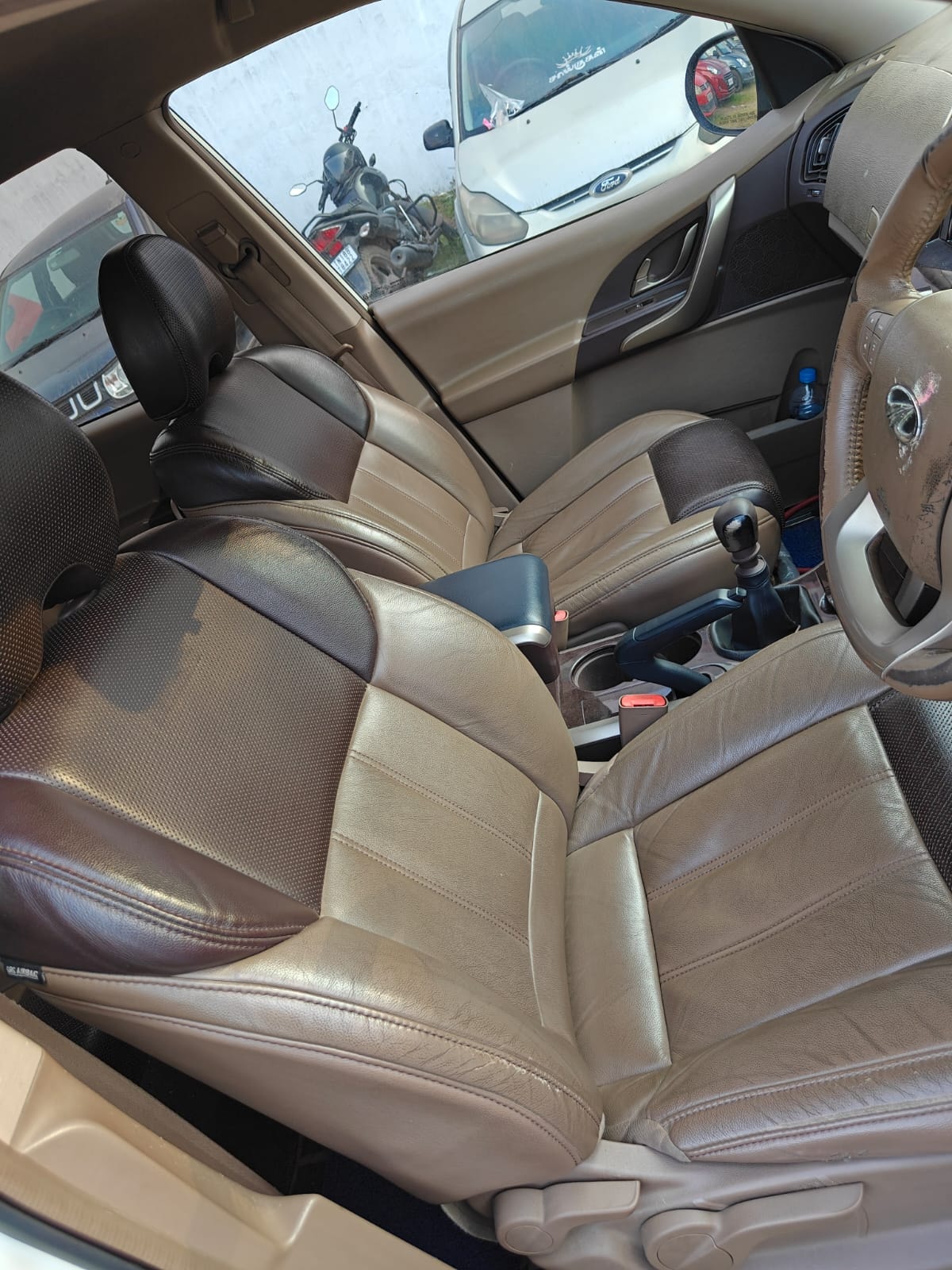 XUV500 image 14 XUV500 image 14