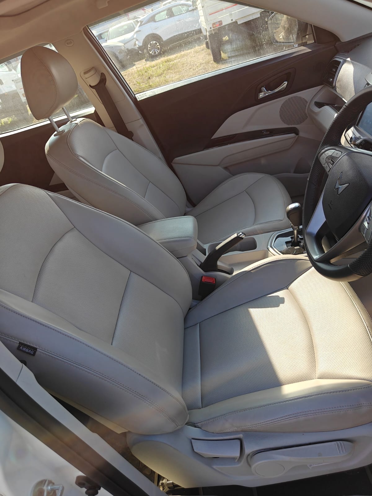 Used 2023 Mahindra XUV300 Used 2023 Mahindra XUV300