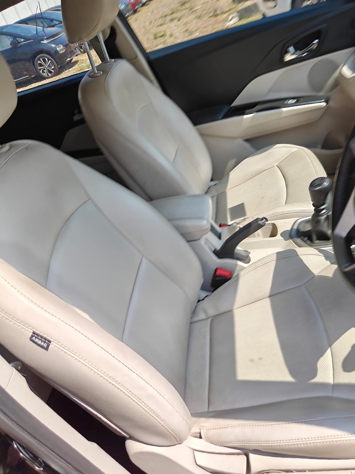 XUV300 image 14 XUV300 image 14