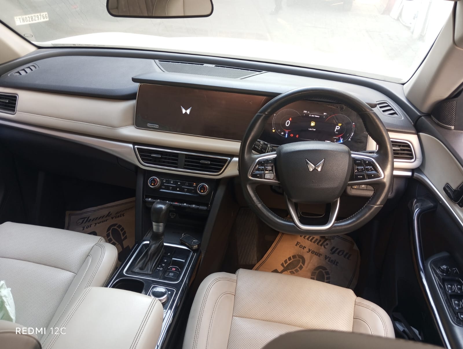 XUV700 image 10 XUV700 image 10