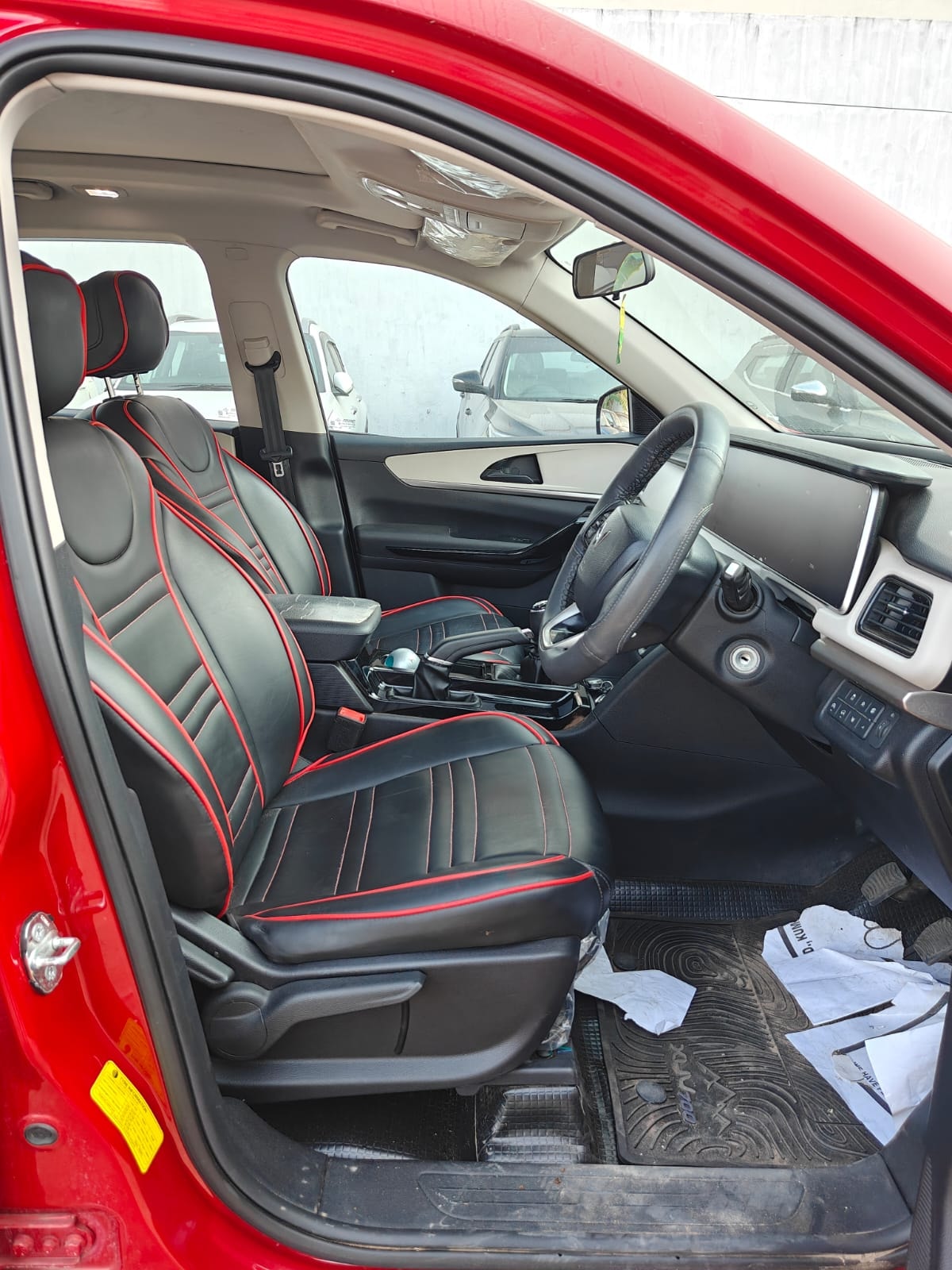 Used 2023 Mahindra XUV700 Used 2023 Mahindra XUV700