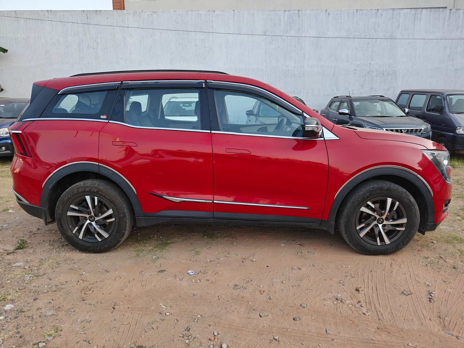 Used 2023 Mahindra XUV700 Used 2023 Mahindra XUV700