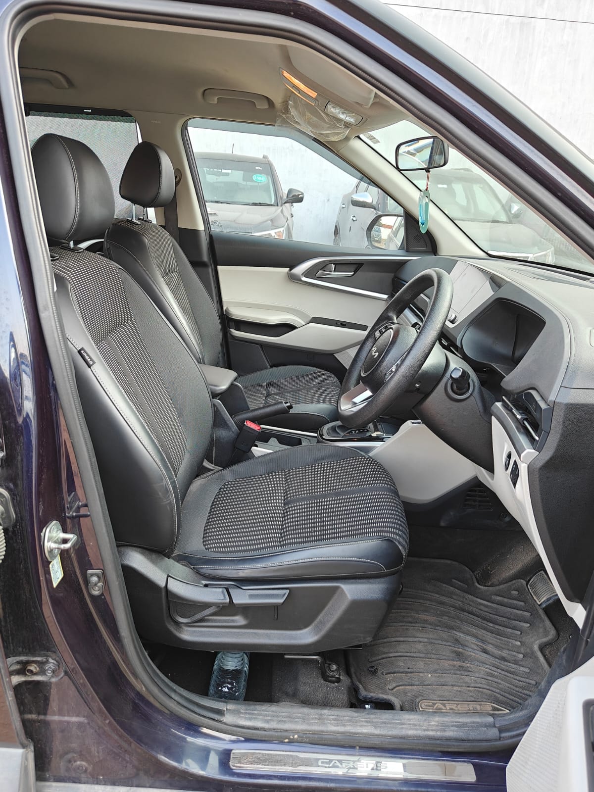 Used 2023 Kia Carens Used 2023 Kia Carens