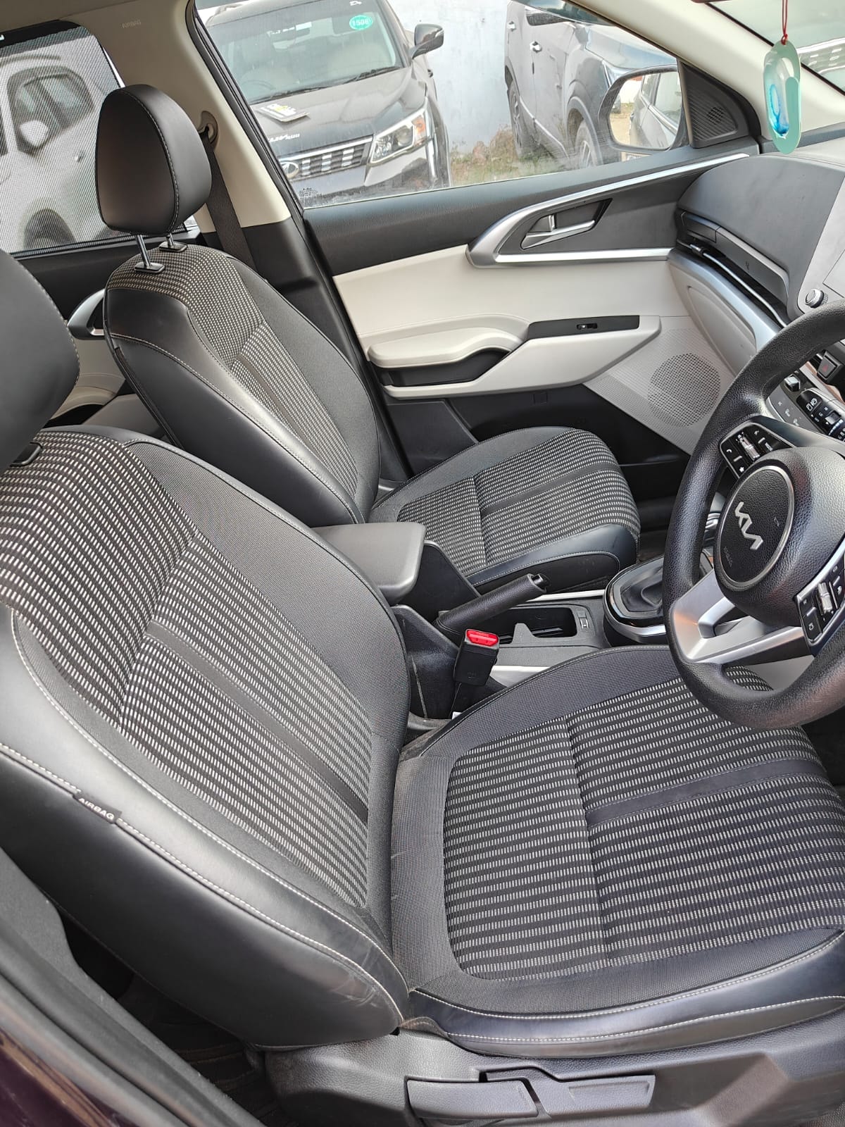 Used 2023 Kia Carens Used 2023 Kia Carens