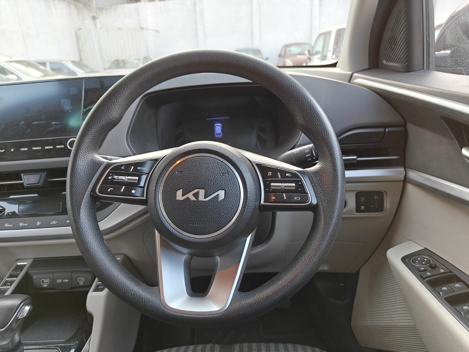 Used 2023 Kia Carens Used 2023 Kia Carens