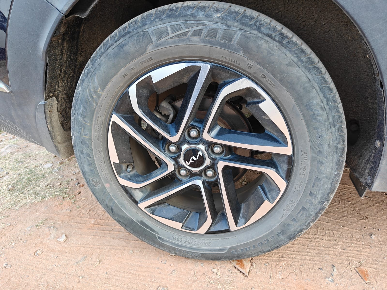 Used 2023 Kia Carens Used 2023 Kia Carens