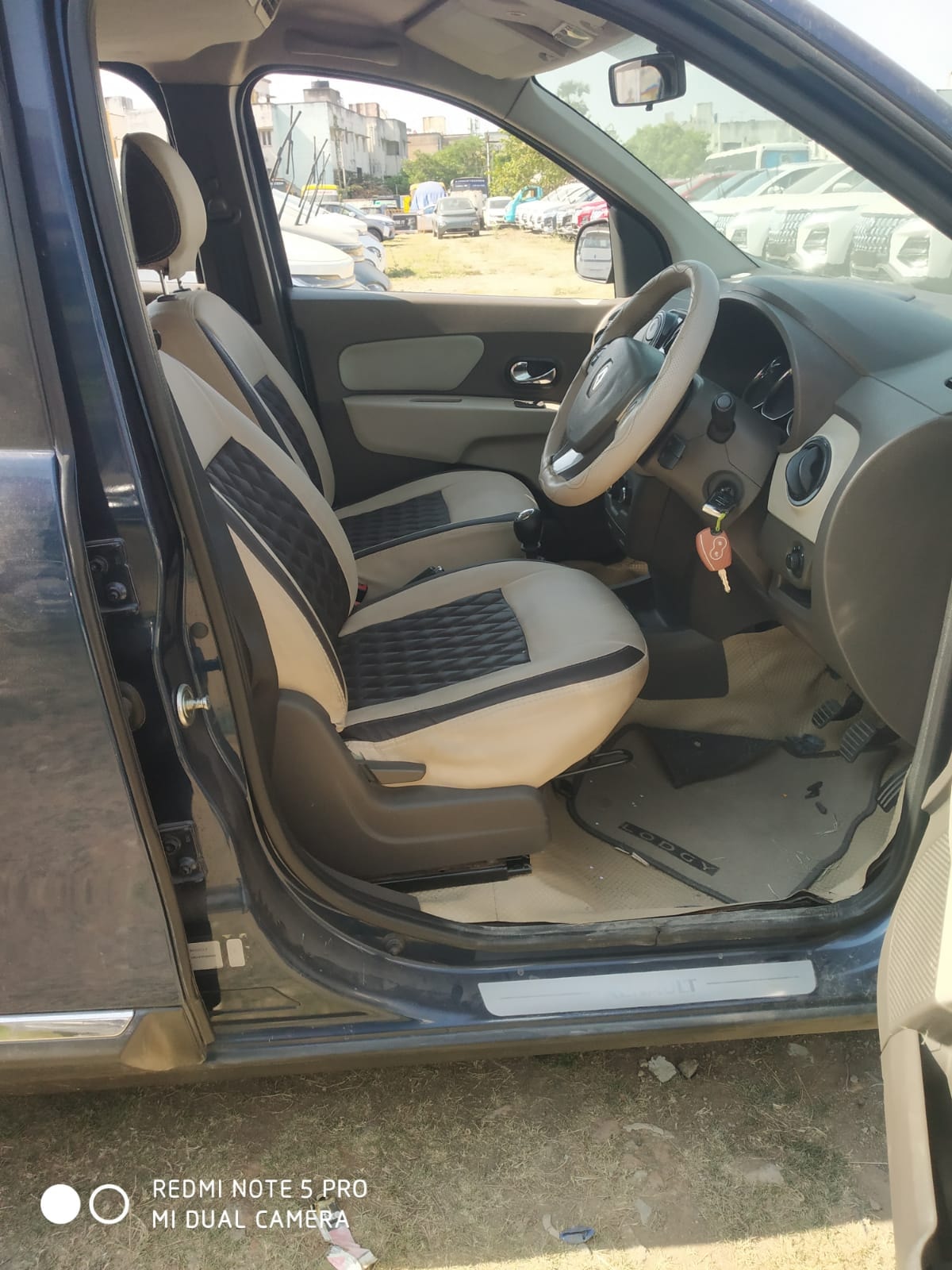 Used 2015 Renault Lodgy Used 2015 Renault Lodgy