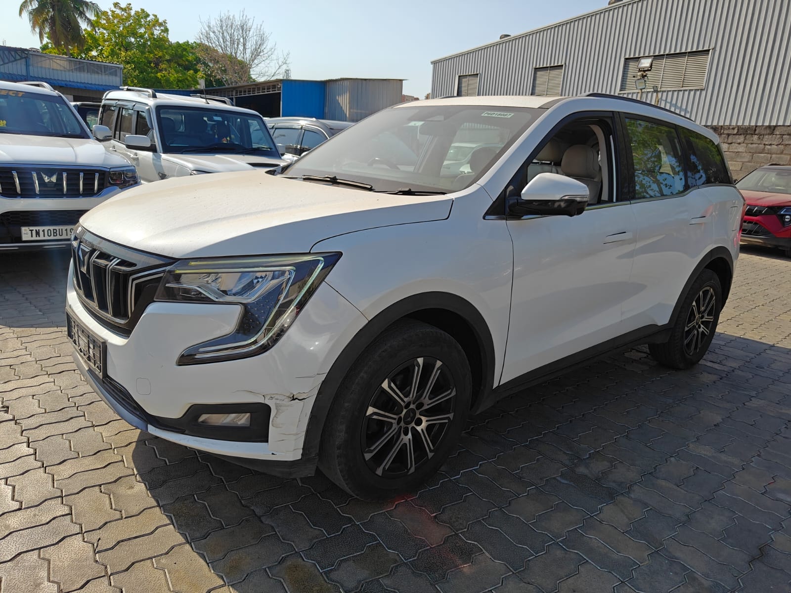 Used 2023 Mahindra XUV700 Used 2023 Mahindra XUV700