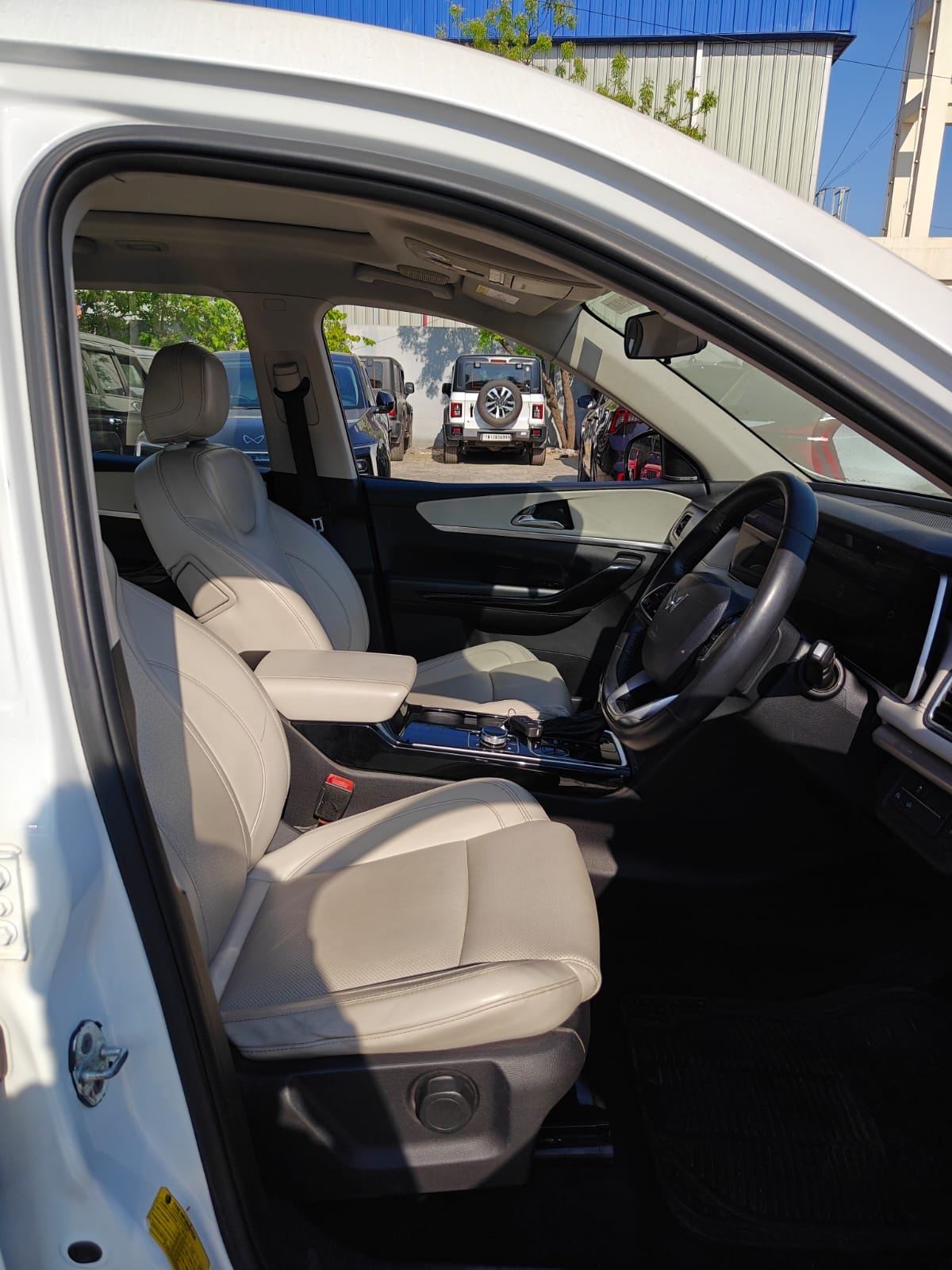 Used 2023 Mahindra XUV700 Used 2023 Mahindra XUV700