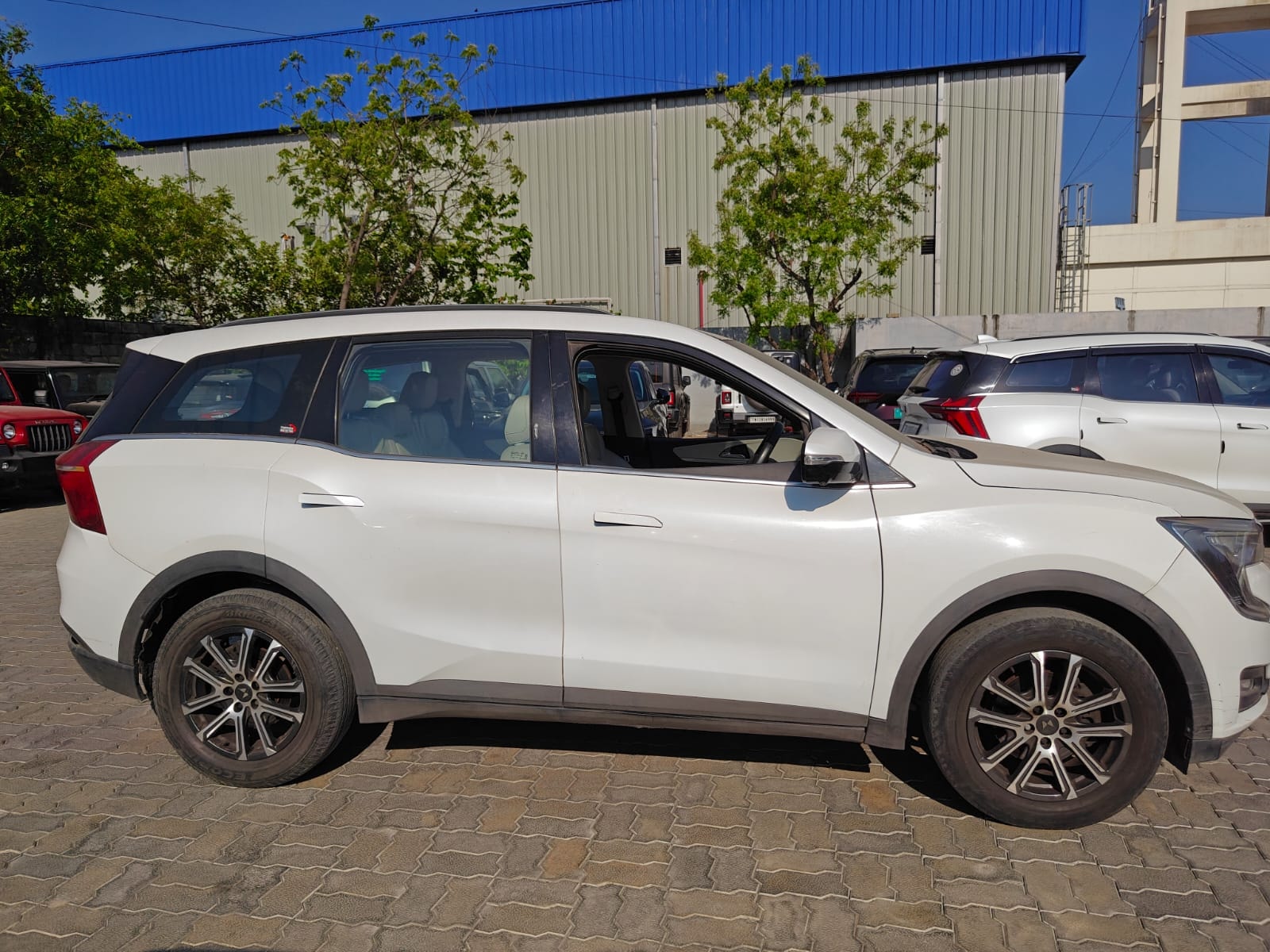 Used 2023 Mahindra XUV700 Used 2023 Mahindra XUV700