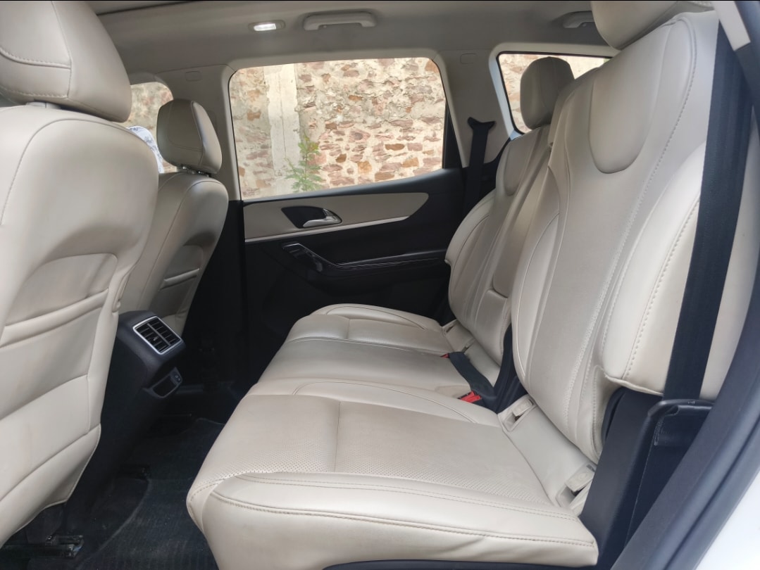 XUV700 image 17 XUV700 image 17