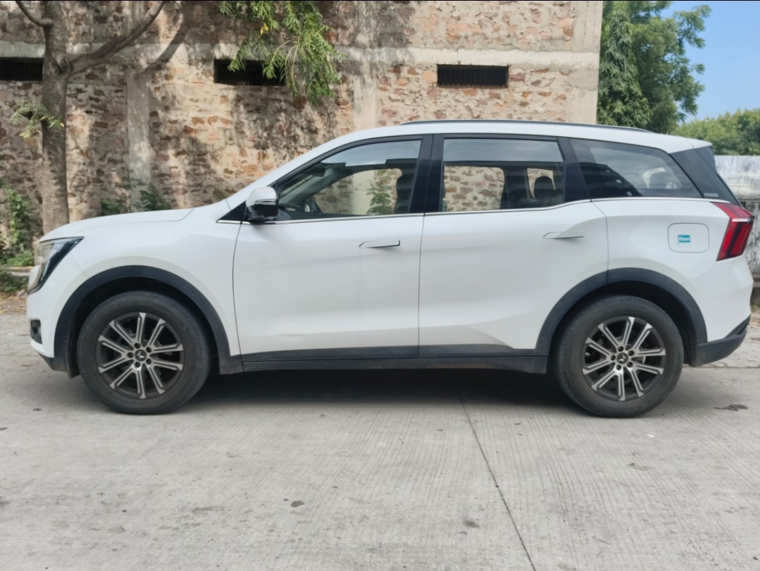 XUV700 image 2 XUV700 image 2