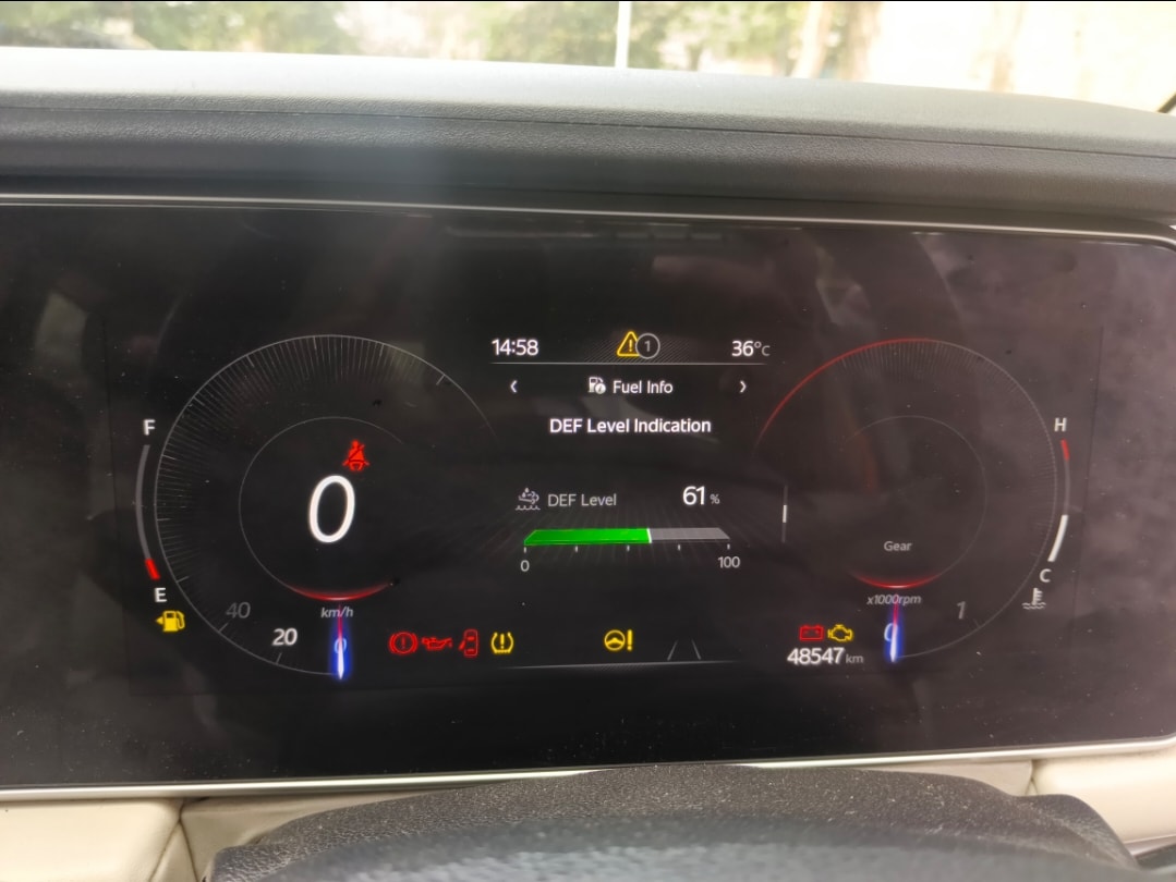 XUV700 image 11 XUV700 image 11