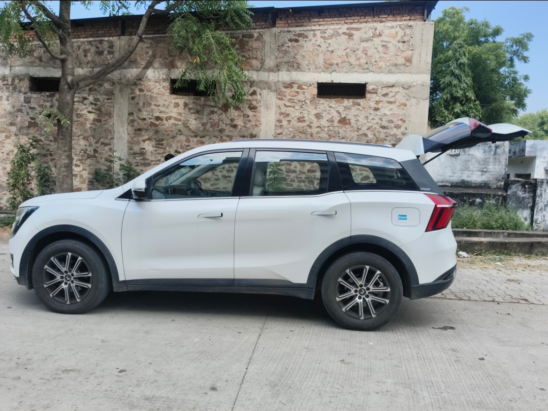 XUV700 image 10 XUV700 image 10