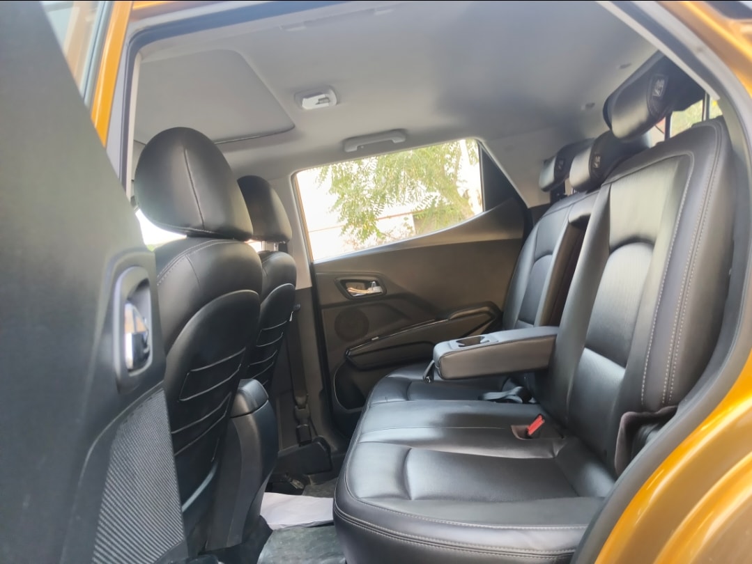 Used 2022 Mahindra XUV300 Used 2022 Mahindra XUV300