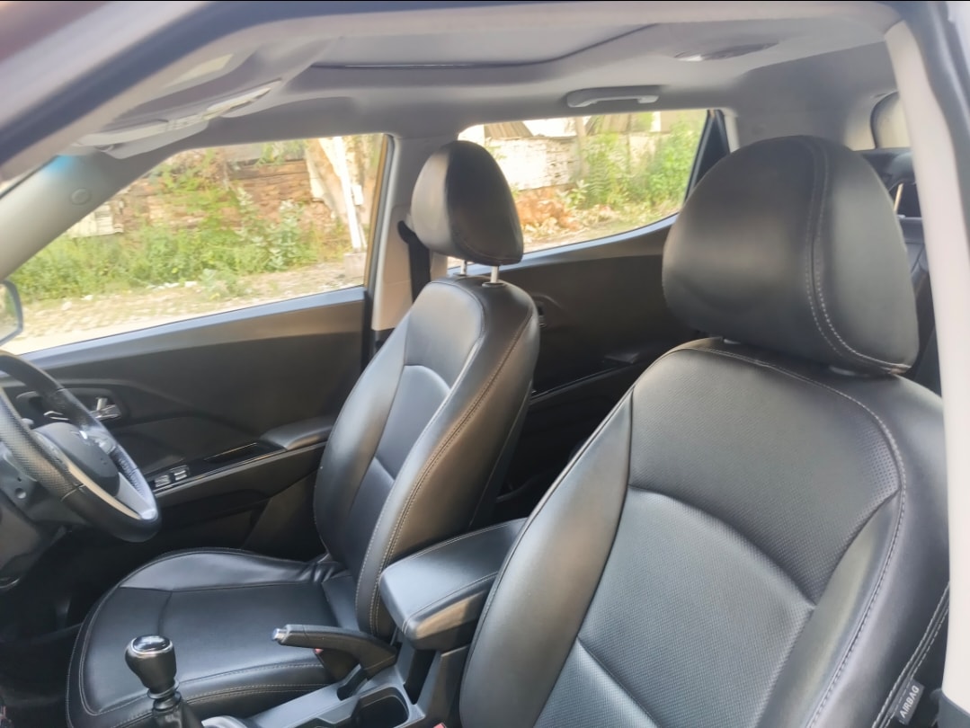 Used 2022 Mahindra XUV300 Used 2022 Mahindra XUV300