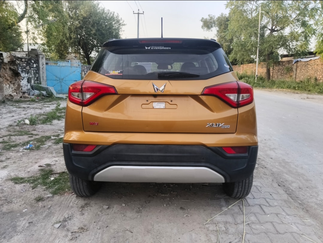 Used 2022 Mahindra XUV300 Used 2022 Mahindra XUV300