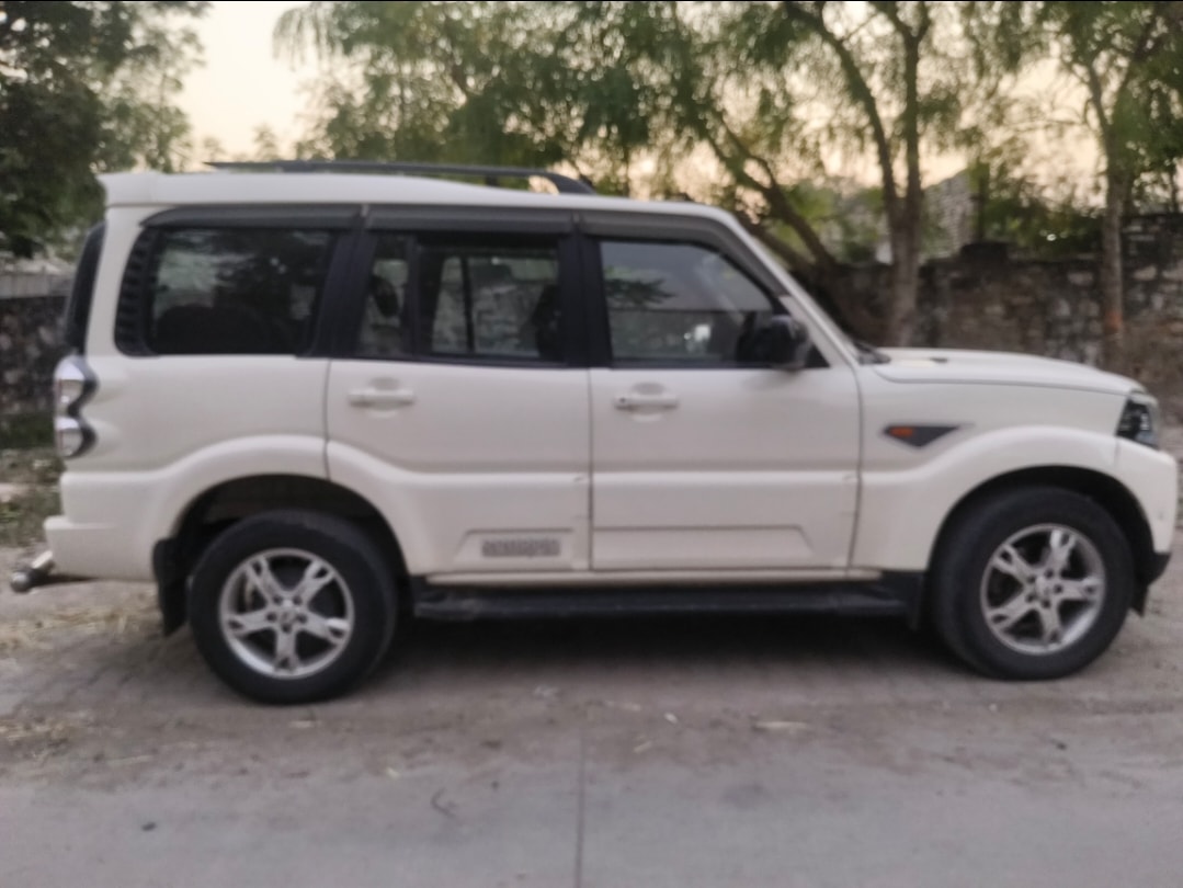 Used 2015 Mahindra Scorpio Used 2015 Mahindra Scorpio