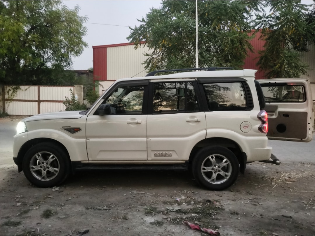 Used 2015 Mahindra Scorpio Used 2015 Mahindra Scorpio