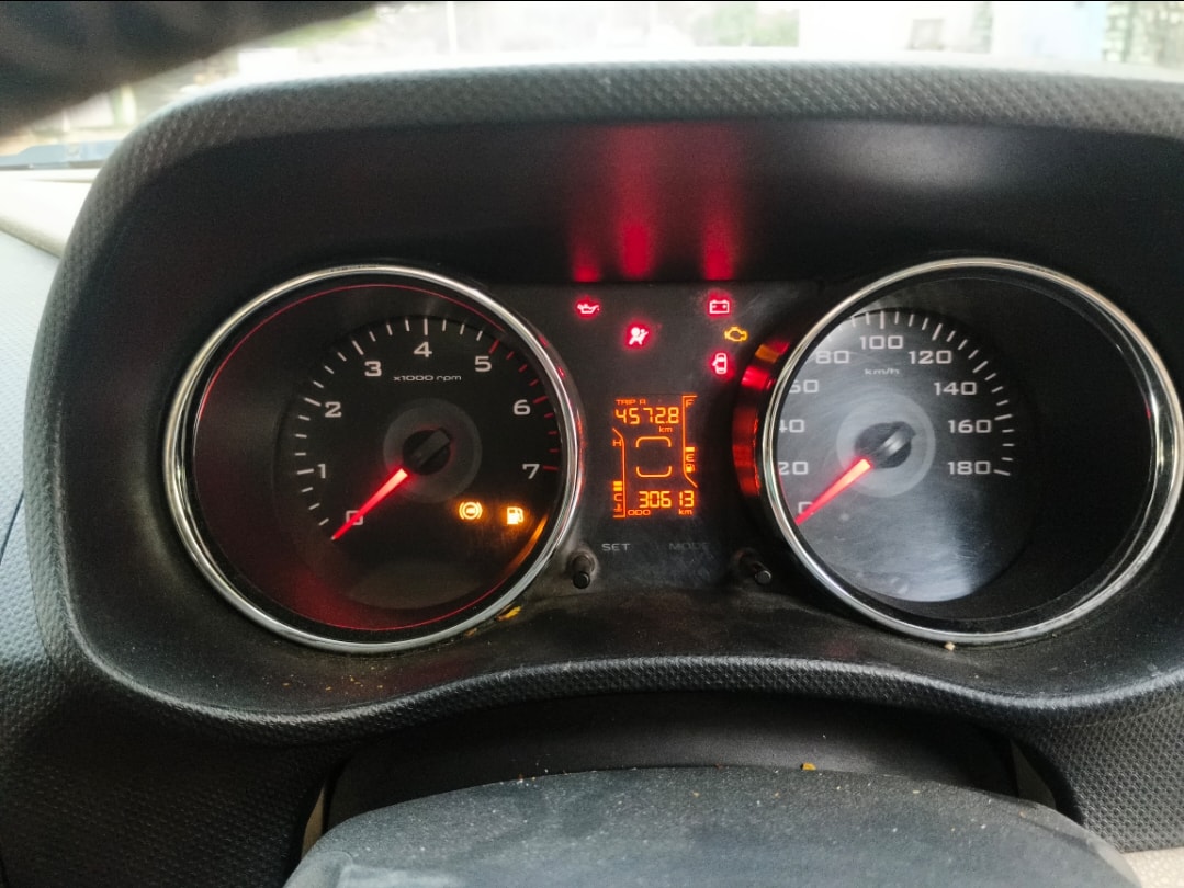 Used 2015 Mahindra TUV300 Used 2015 Mahindra TUV300