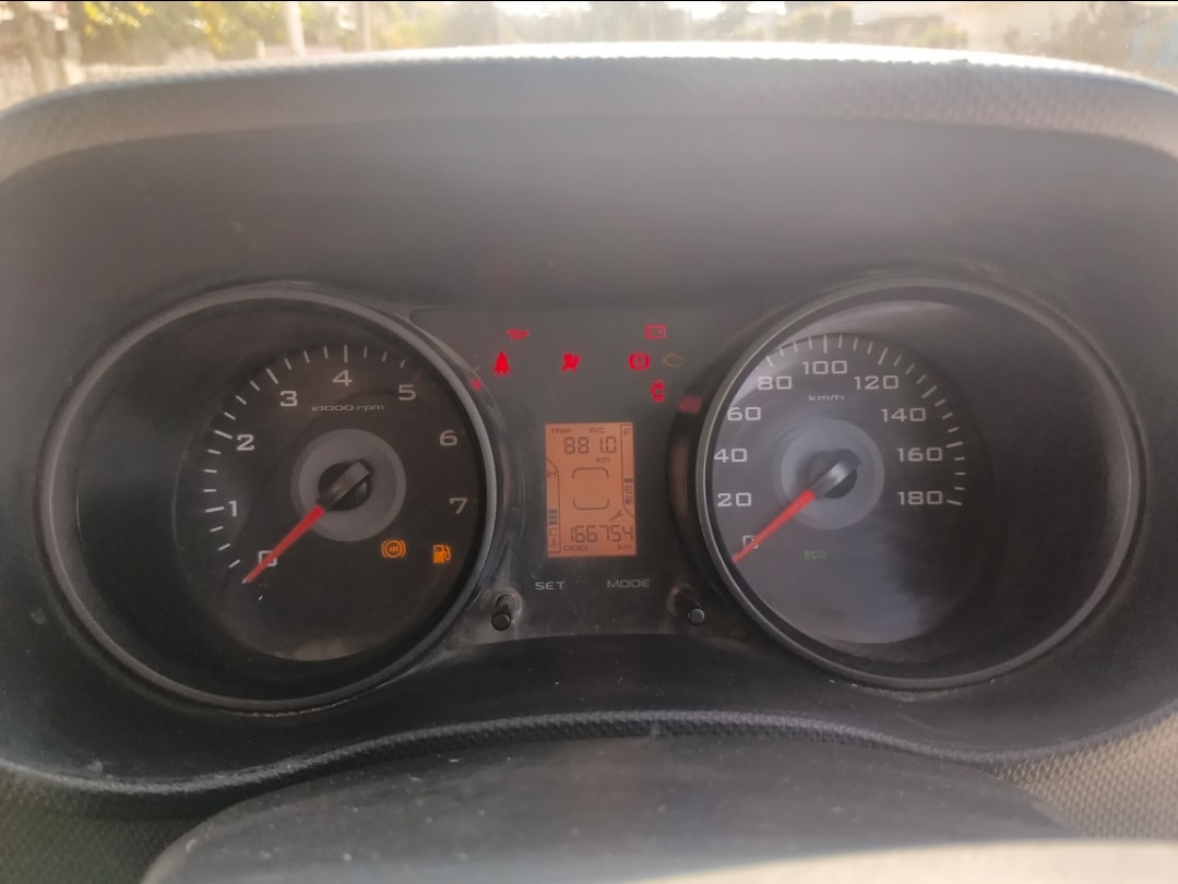 Used 2018 Mahindra TUV300 Plus Used 2018 Mahindra TUV300 Plus