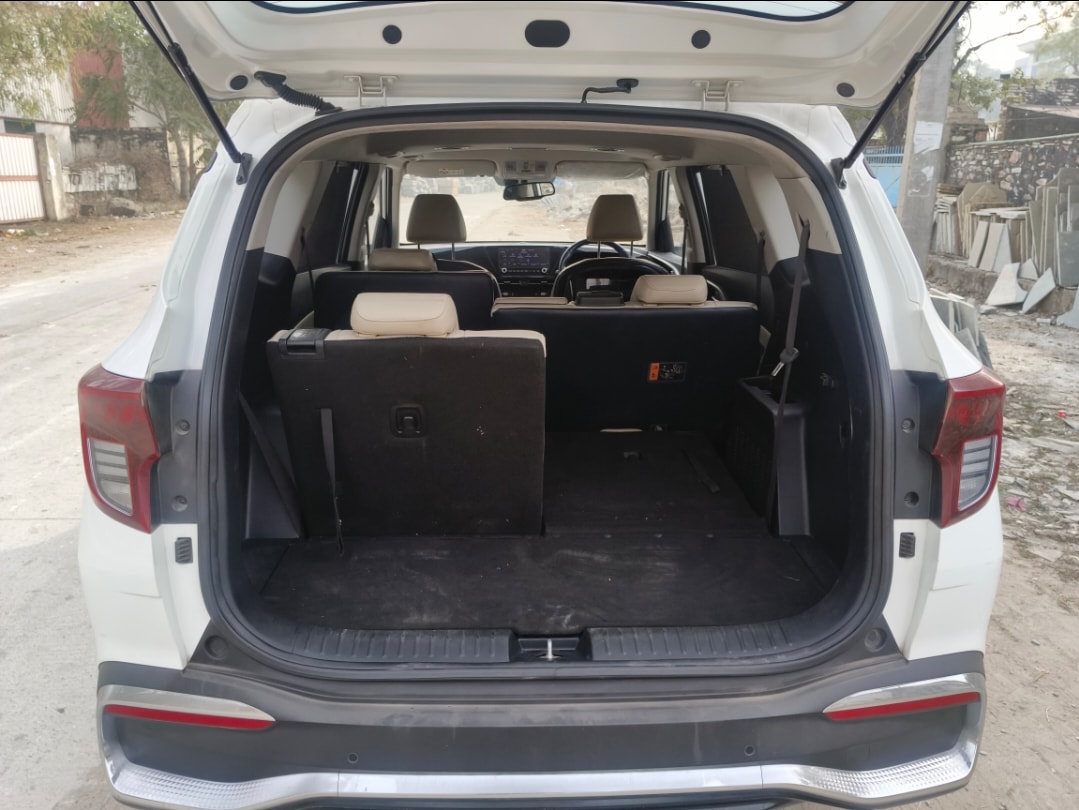 Used 2023 Kia Carens Used 2023 Kia Carens