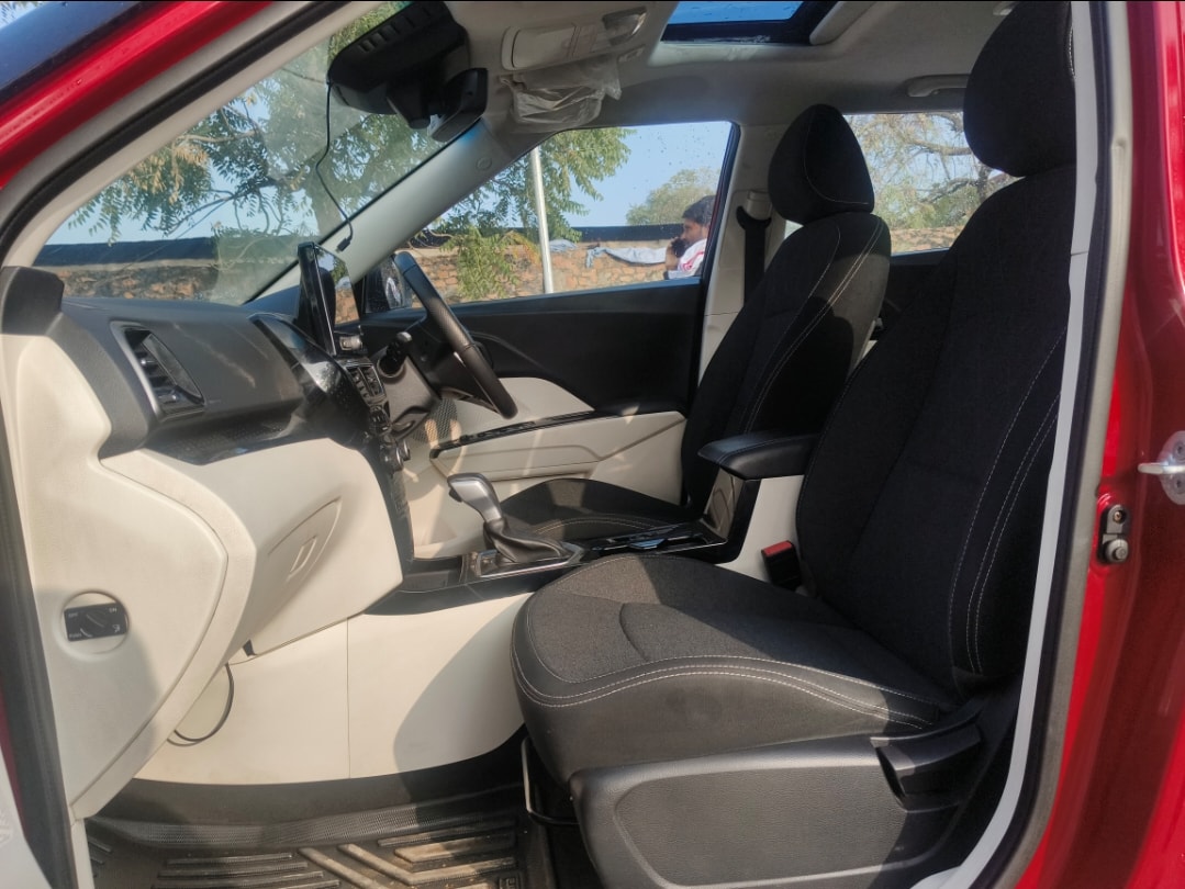 XUV 3XO image 16 XUV 3XO image 16