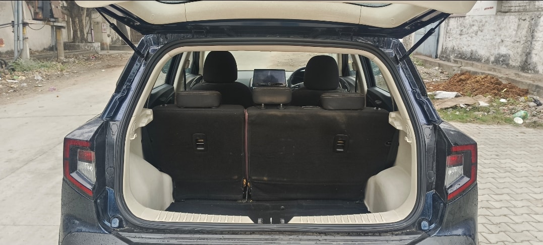 XUV 3XO image 10 XUV 3XO image 10