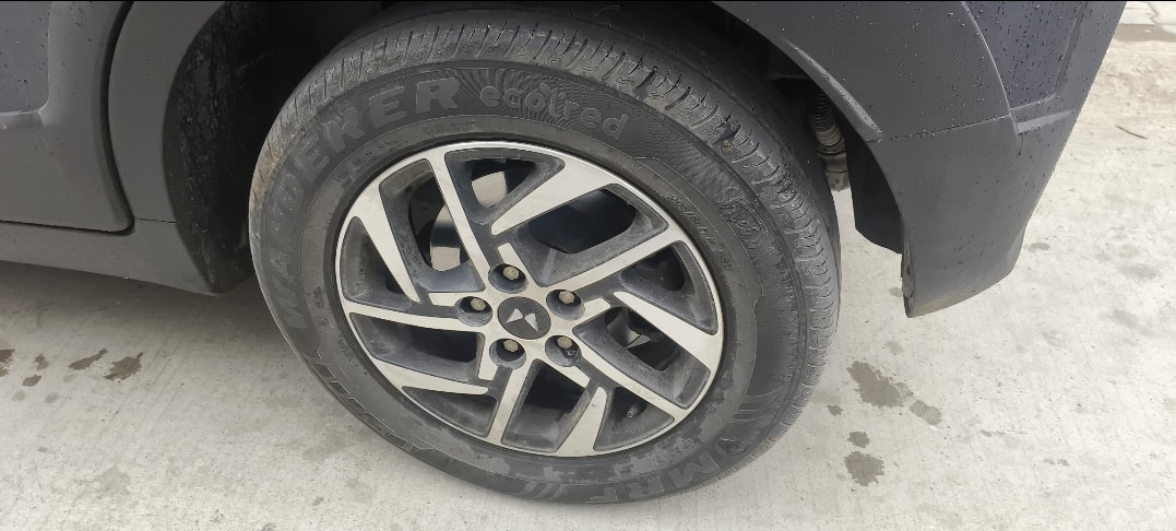 XUV 3XO image 9 XUV 3XO image 9