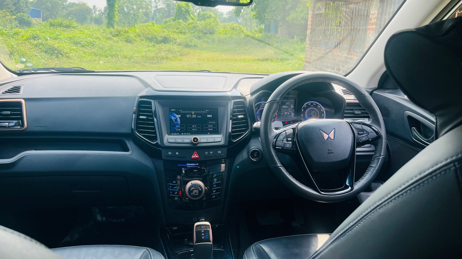 Used 2023 Mahindra XUV400 Used 2023 Mahindra XUV400